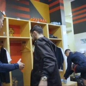 C罗跟B费说了啥？一句玩笑话：“你是坐船来的吗？”