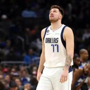 开云在线-只能靠自己！复出首战即轰53分 东契奇孤星带队